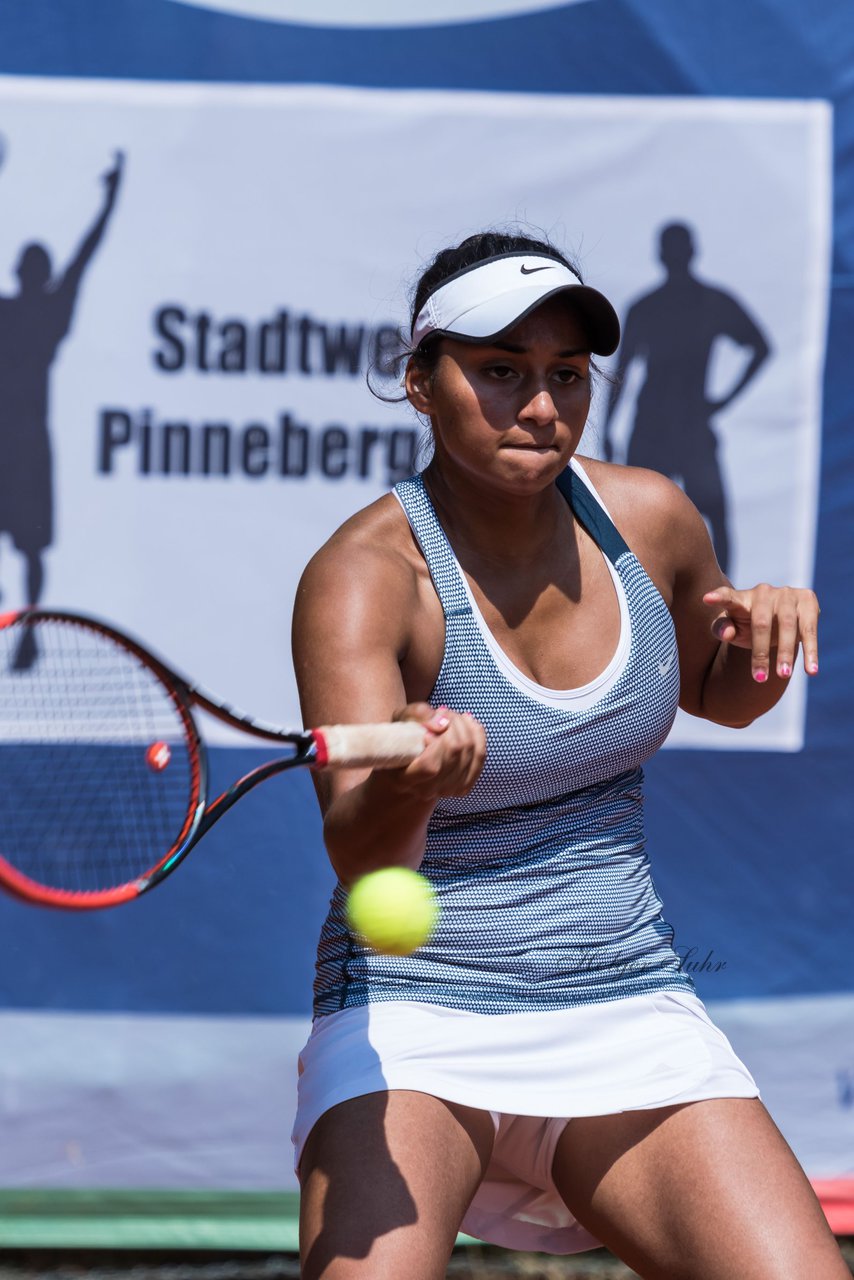 Bild 140 - Stadtwerke Pinneberg Cup Freitag